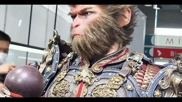 不愧是顶流我猴哥，现场人山人海，全场人最多的展位这么看黑神话的猴哥建模是真俊啊，越看越俊，和历代版本