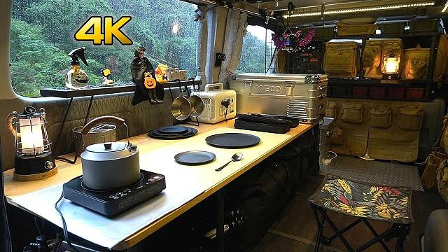 【4K】放松解压：装备大爷下雨天万圣节主题剧本车中泊ASMR | 作者：Little Camper 