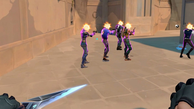 接下来登场的是瓦区白色闪光