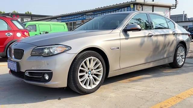 2014年8月上牌 14款宝马525Li 豪华设计套装 新车指导价49.96万元 个人一手 未过户