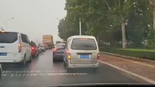 五菱:起步后能看到我的尾灯算我输