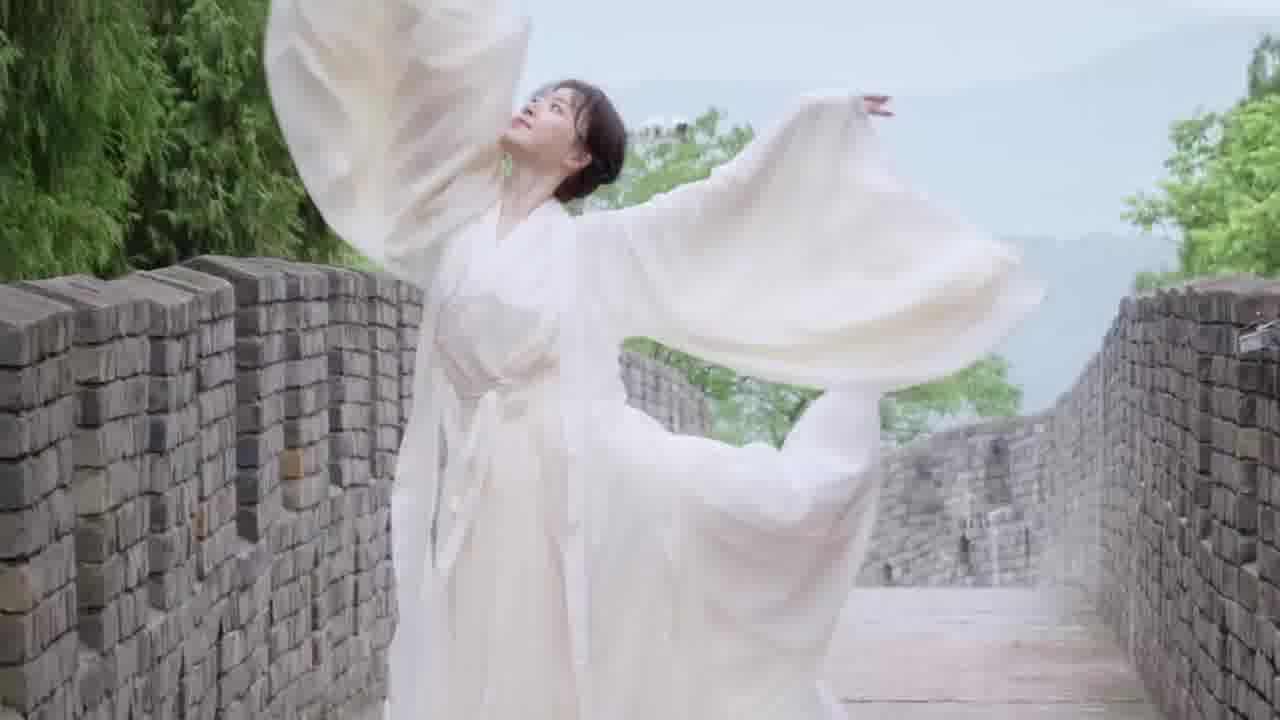 “我为你唱一曲 忘忧的战局”