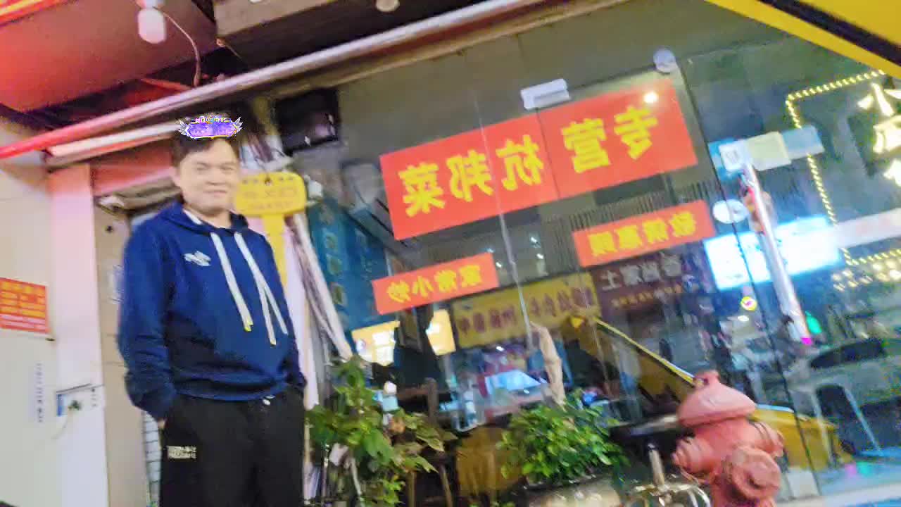 阿B竟向路边大妈要联系方式？