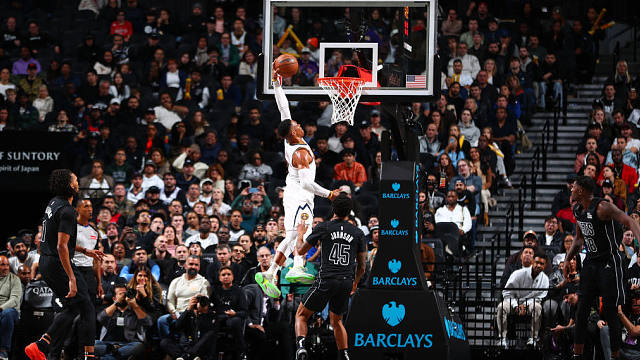 【球星】陌生的威少 替补出战20分钟砍下22分5助攻，三分2中2