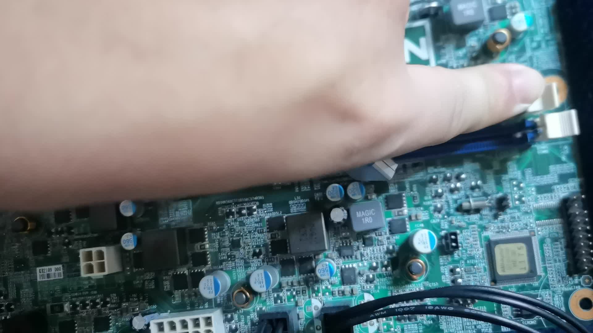 21包邮的DDR3 4G 1600马甲条×2开箱(附ZX-2620国产CPU主机上机点亮测试)