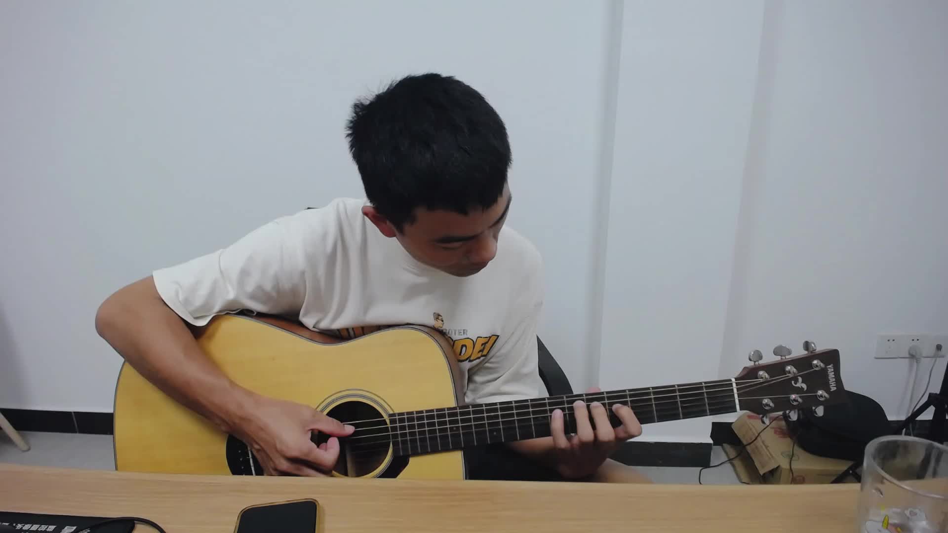 练习吉他2024.11.1爬格子哟