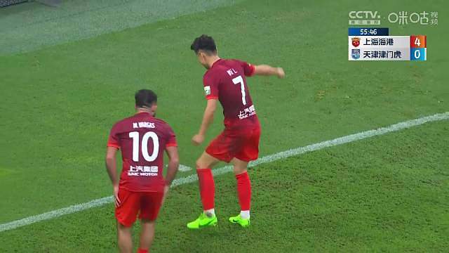 武磊30轮34球0点球夺金靴，将中超纪录扩大5球！