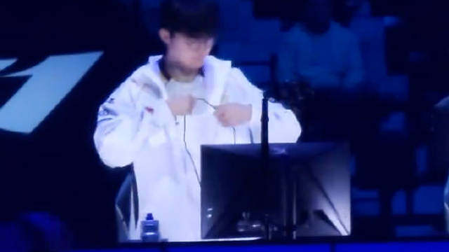 调试中 仔细地接好外设©️dear__faker