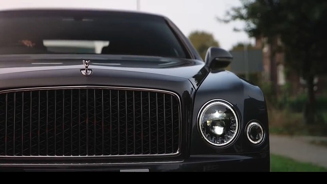 无人扶我青云志，我自踏雪至山巅