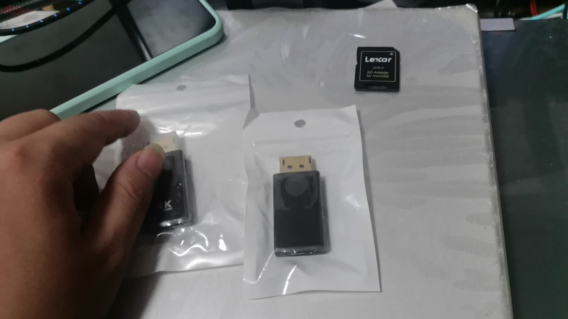 5元包邮的DP转HDMI转接头拆机附6块钱包邮的4K版对比