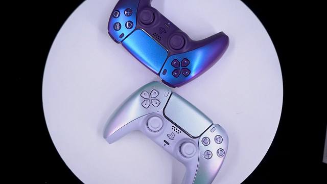 PS5「净彩珠白」「净彩靛青」手柄和主机盖开箱