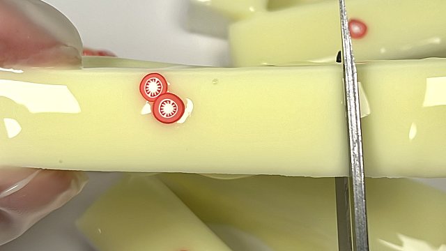 沉浸式剪香蕉牛奶果冻条子