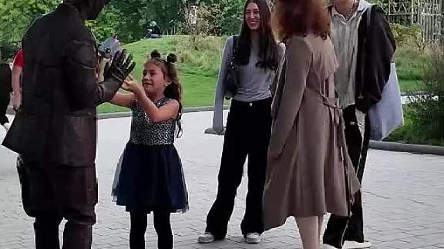 国外街头整蛊恶搞 (143)