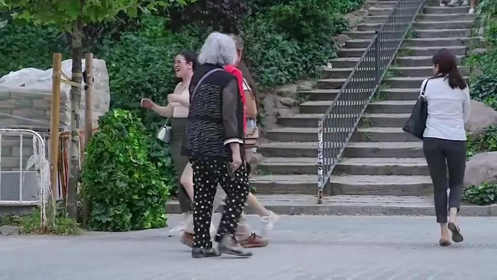 国外街头整蛊恶搞 (163)