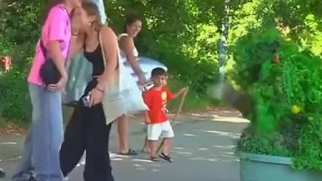 国外街头整蛊恶搞 (260)