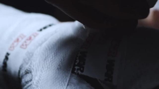 收看微型纪录片《恶骨·缘起》