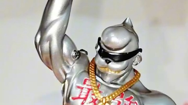 蕉皮滑行！钢铁猩猩兽模型登场