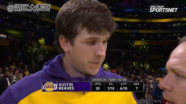 里弗斯谈拉塞尔与雷迪什的首发变化以及对两好哥们的支持：今天里弗斯砍下20分（6个三分）5板5助、拉塞