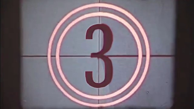 人类出击，变身机甲对抗人类