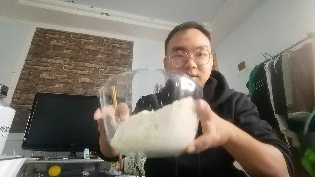 青椒鸡蛋火腿浇面条