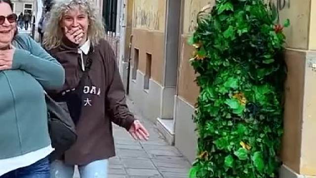 国外街头整蛊恶搞 (884)