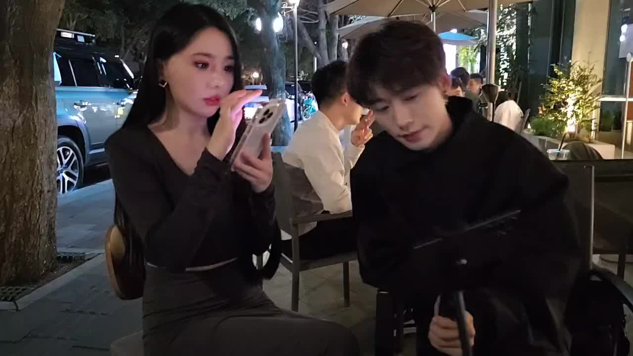 子圣和女嘉宾没聊两句就熟了，我都看呆了！