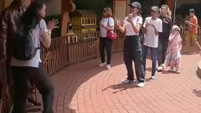 国外街头整蛊恶搞 (937)