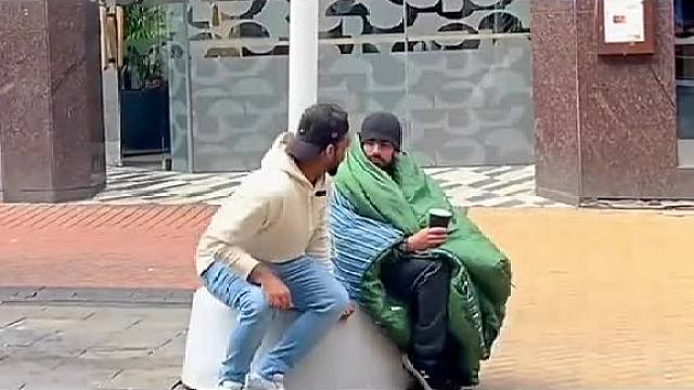 国外街头整蛊恶搞 (965)