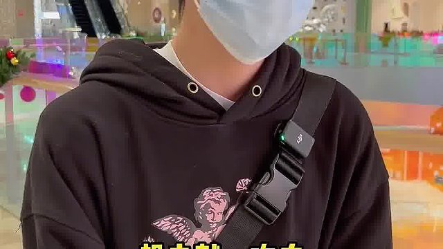 街访07年15岁学习棒棒的男高弟弟！我要为他戴上小天才手表！