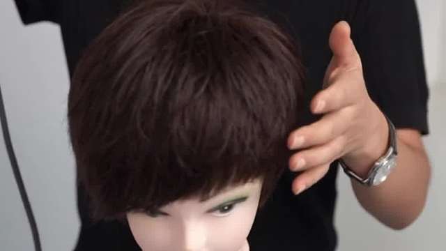 盛阳假发工厂：吹风机千万别用错了