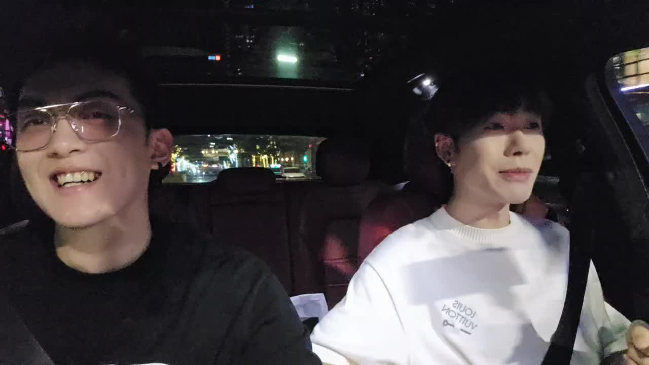 【集梦格子九】子圣谈跟迈凯轮小富婆没有共同话题！