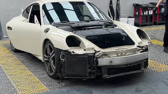 一台老款保时捷997是如何化茧成蝶的？