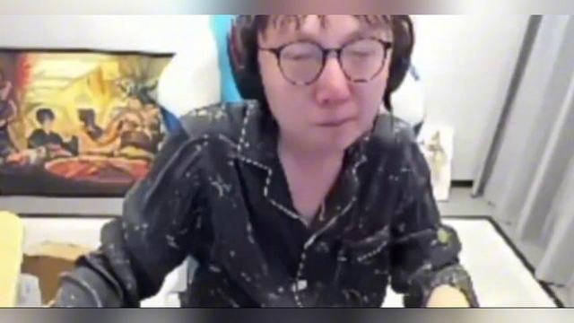 以前和乌兹做队友要抗韩，现在和韩援做队友还有抗韩，看的出香锅是真的想赢比赛，但是小野真心的希望下次能