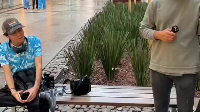 街头挑战之商场换装街头挑战 老外真会玩 国外美女