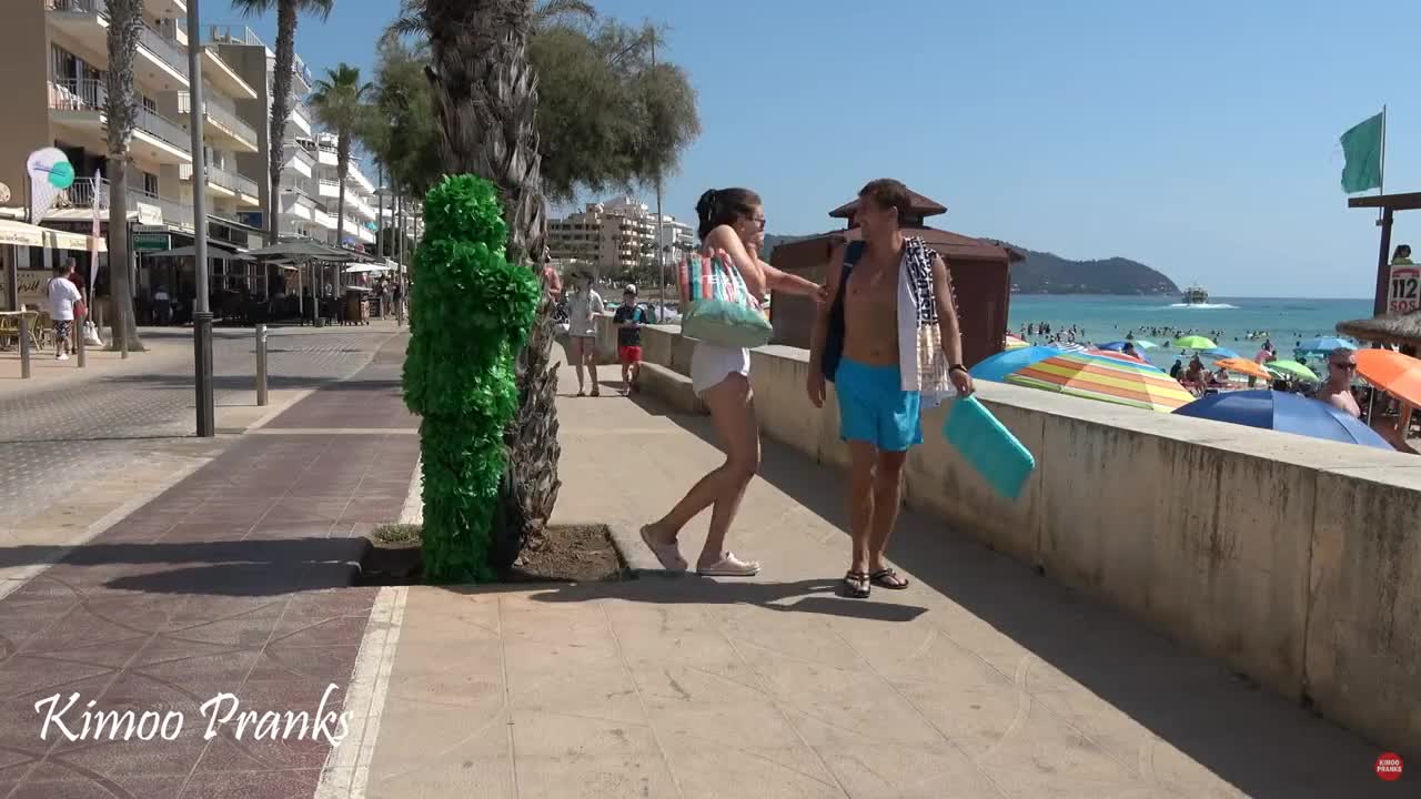 国外爆笑街头整蛊 (109)