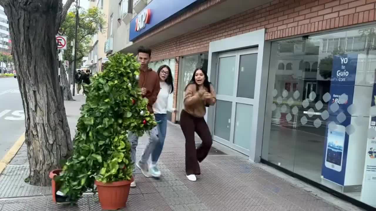 国外爆笑街头整蛊 (125)