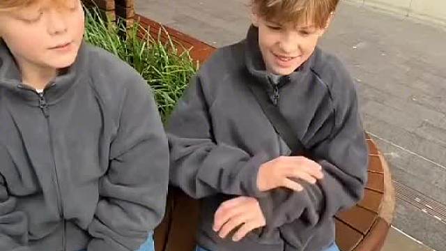 街头挑战，做个善良的人。街头挑战 老外真会玩 人间温暖