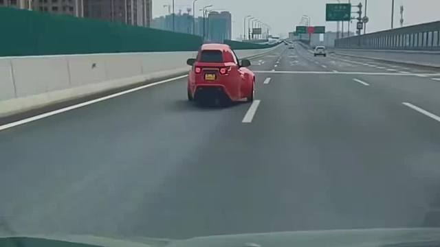 越来越离谱的老头乐，再不管管要造航母了