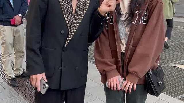 奶奶有60元钱，上超市买了10元蔬菜，收银员该找奶奶多少钱？