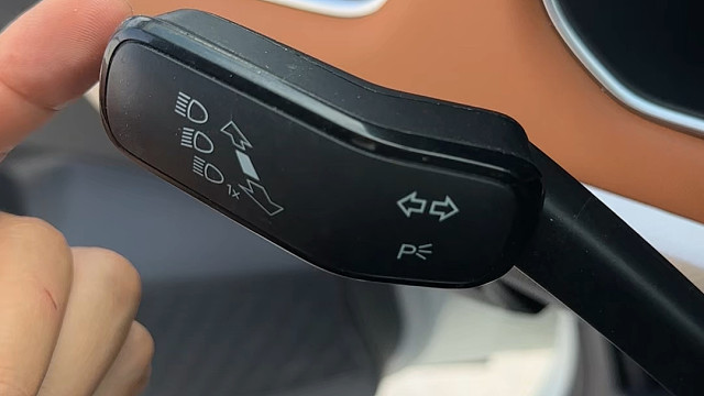 汽车灯光使用教学，不会切换远近关的新手朋友可以参考一下#汽车灯光知识