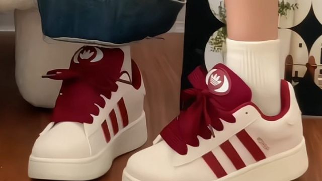 红白配真的拒绝不了，好喜欢#今日份穿可爱的鞋子 #分享神仙运动板鞋体闲鞋 #红白配 #今日份百搭板鞋