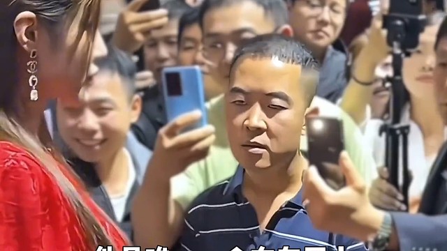 条纹哥惊现各大车站