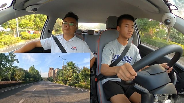 这个大学生考科三太稳了，操作简直惊掉下巴，最后满分通过