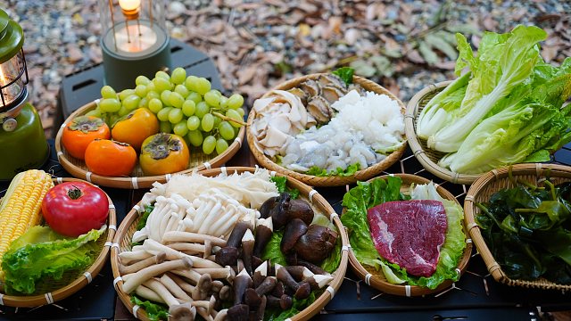 冬日露营｜森林里煮一锅沙茶海鲜火锅