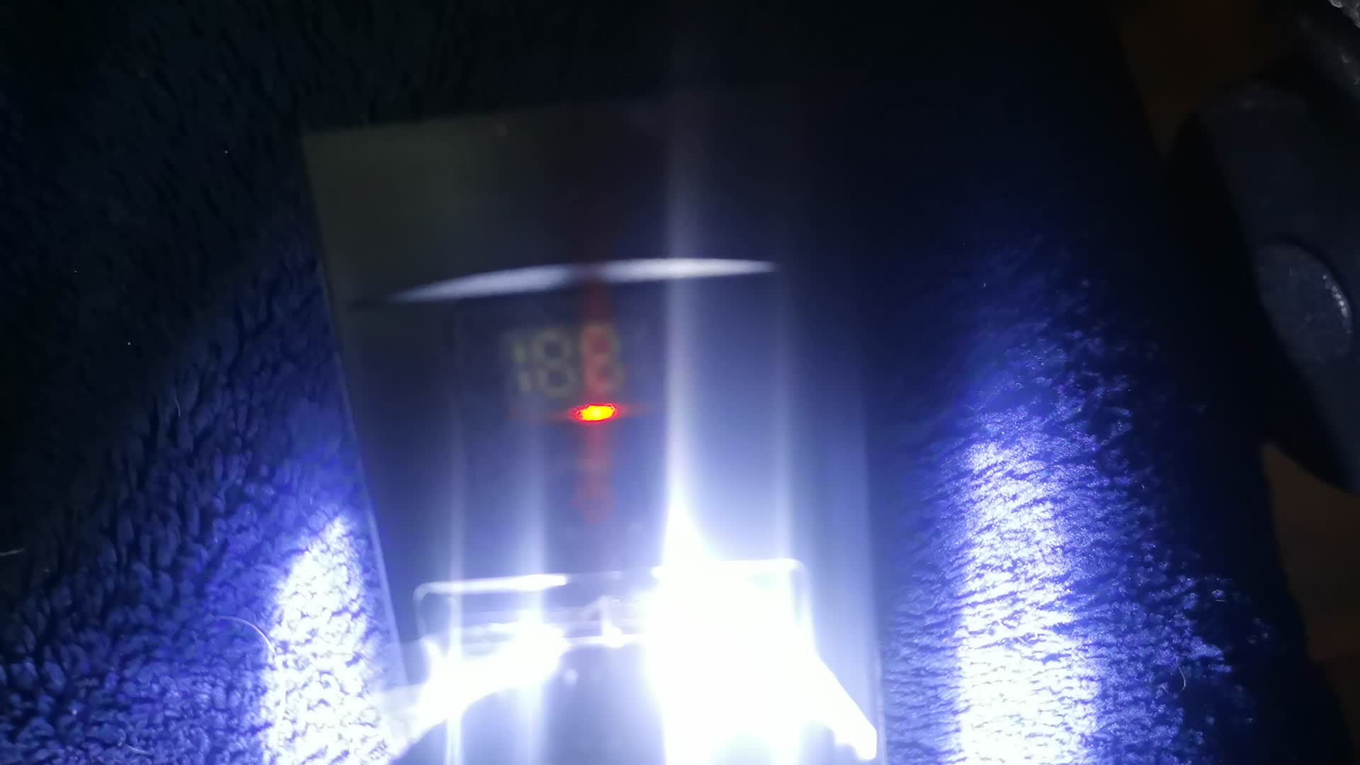 微笑鲨QX-D419太阳能骑行灯附18包邮的太阳能充电宝开箱