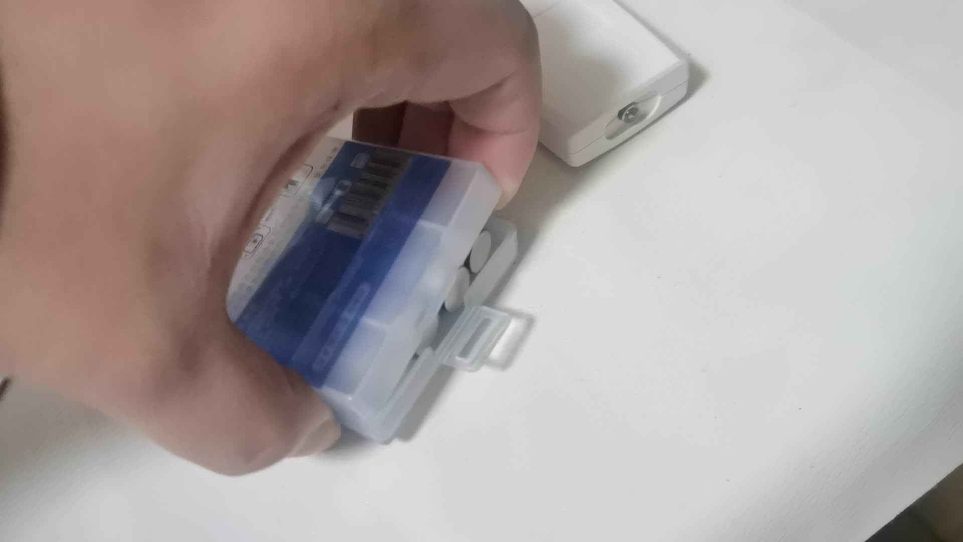 【图吧日常】4.5包邮的太阳能彩灯开箱