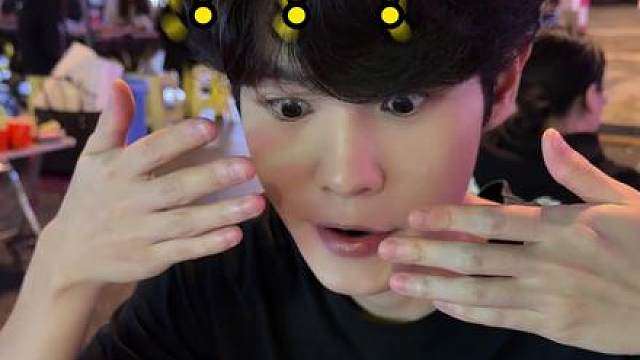 当我故障给男朋友吃他害怕的东西 真的有被笑到哈哈哈 #情侣日常 #恋爱vlog #整蛊男友