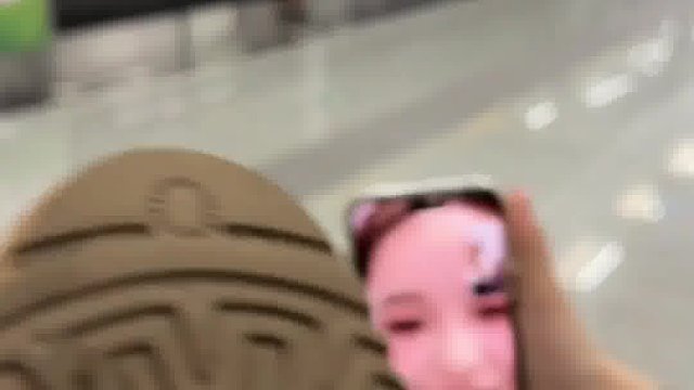 好单纯的一个小女孩