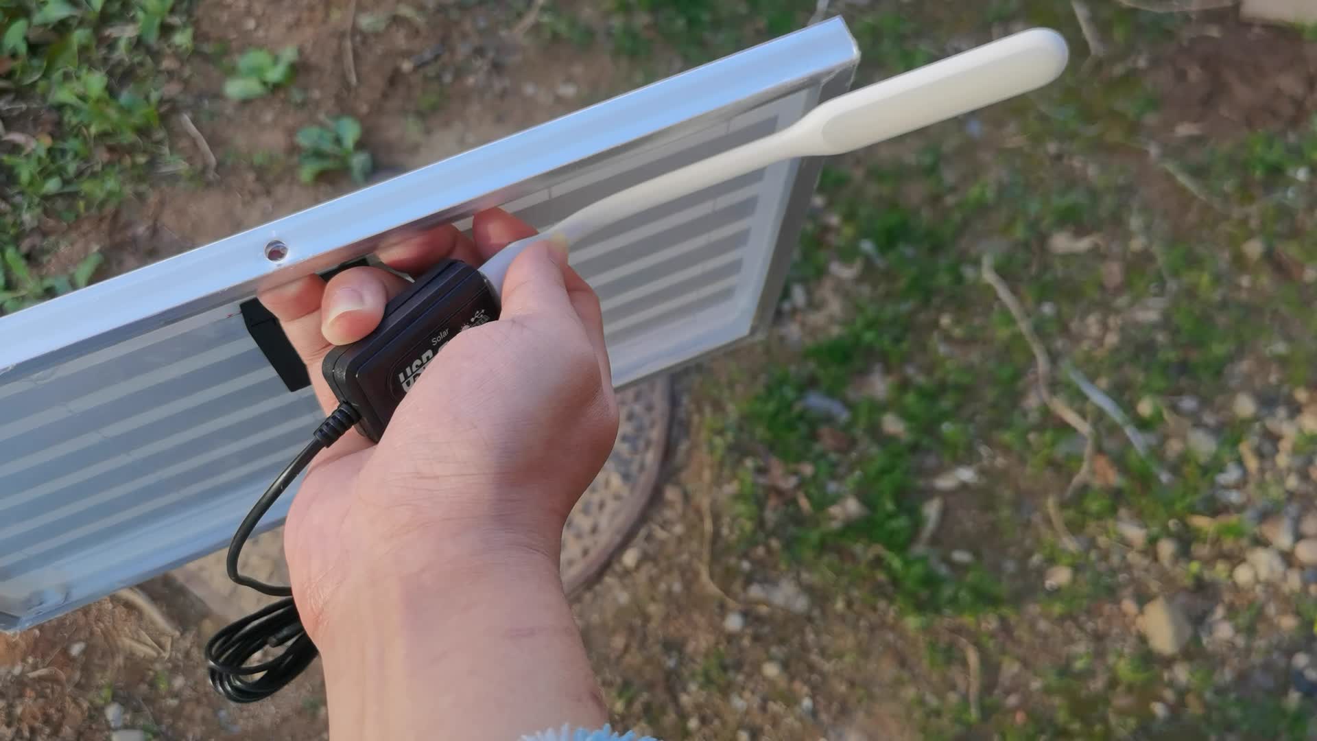 8块钱包邮的USB太阳能板开箱(10w)