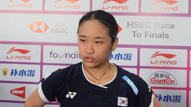 11月23日，2024中国羽毛球大师赛进入到半决赛。在女单赛场，日本选手宫崎友花浪费了7个局点遭遇世